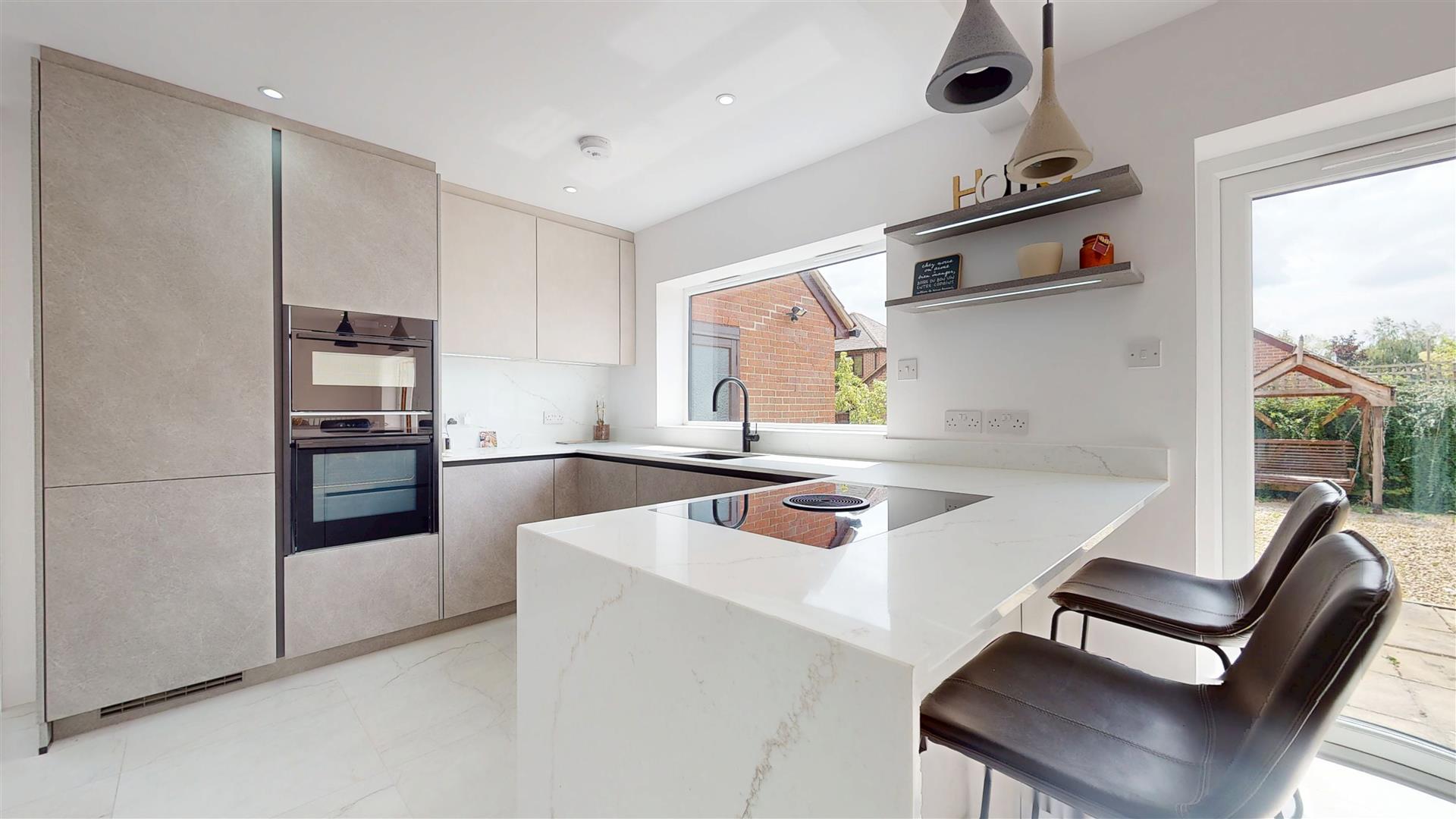 3 bed property in Pearse Grove, Milton Keynes